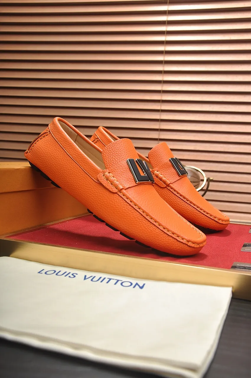 Men's men's shoes 💰420💶 [LV Doudou shoes] (water-dyed cowhide lining) new model is on the market, available on the official website. The new Doudou shoes are processed into single-color materials, and the uppers are made of imported horsehide leather. The body of the shoe is fully hemmed with mark thread, and is lined with imported original cowhide leather. The elegant shoe shape is super suitable for all-matching, and the size is 38-44.